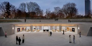 اپل Jing'an به اولین مشتریان خود در پنجشنبه، 21 مارس، در شانگهای خوش آمد می گوید