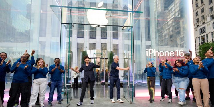 خط تولید آیفون 16، ایرپاد 4، اپل واچ سری 10 در سرتاسر جهان وارد شدند